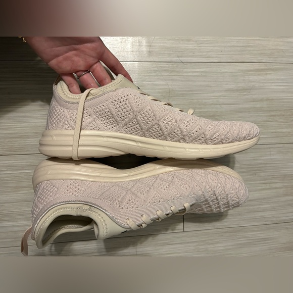 Like New APL Techloom Phantom Tennis Shoes - Picture 6 of 12